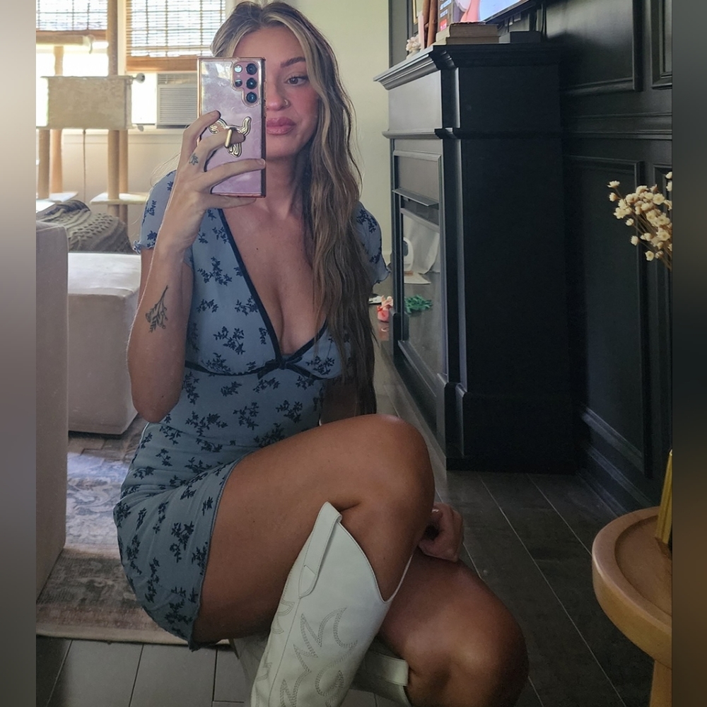 Hi! I'm Rebekah ๐ - Picture 10 of 11